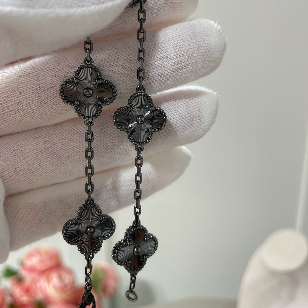 [⭐Miroze ]New CLOVER 5 MOTIF BLACK BRACELET