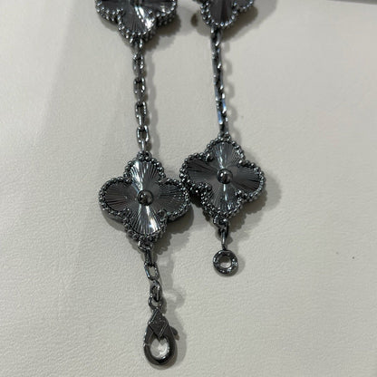 [⭐Miroze]CLOVER 5 MOTIF BLACK BRACELET