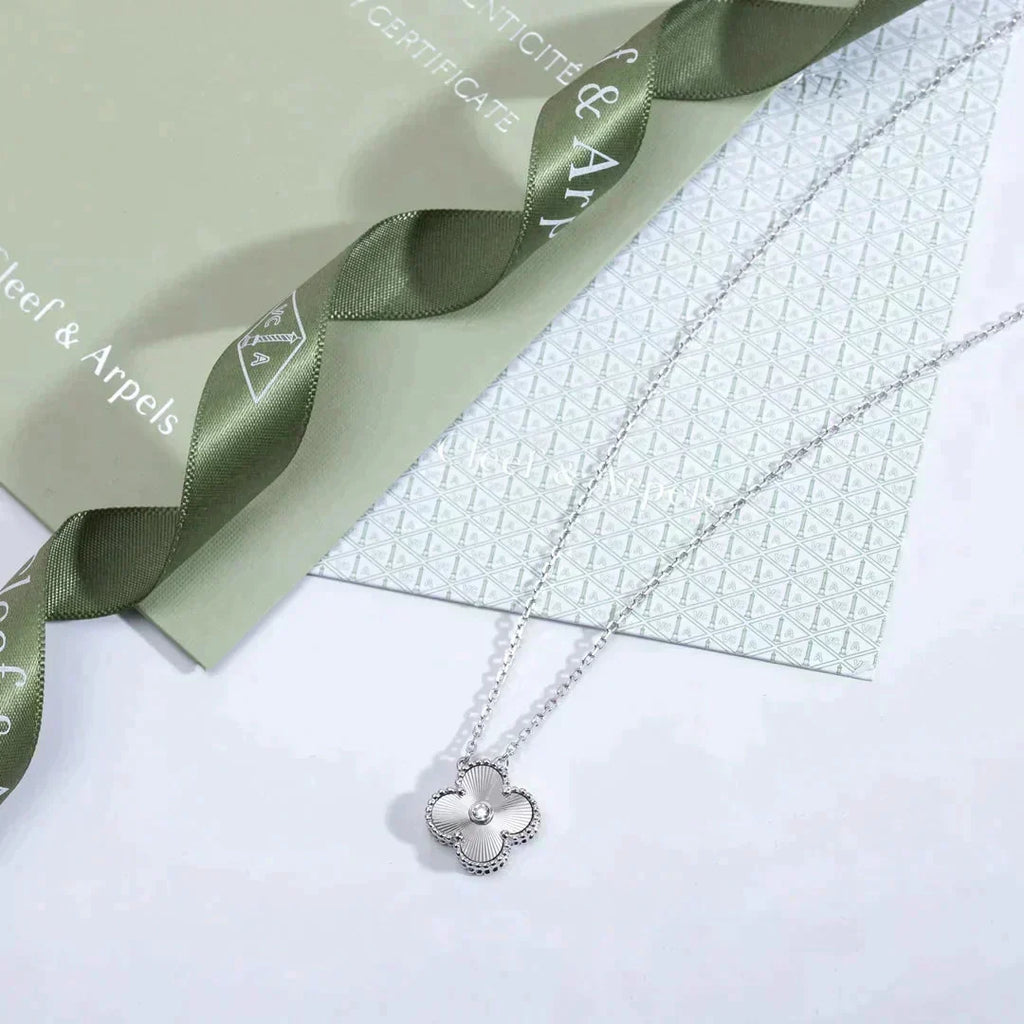 ⭐Miroze CLOVER  15MM DIAMOND LASER NECKLACE SILVER