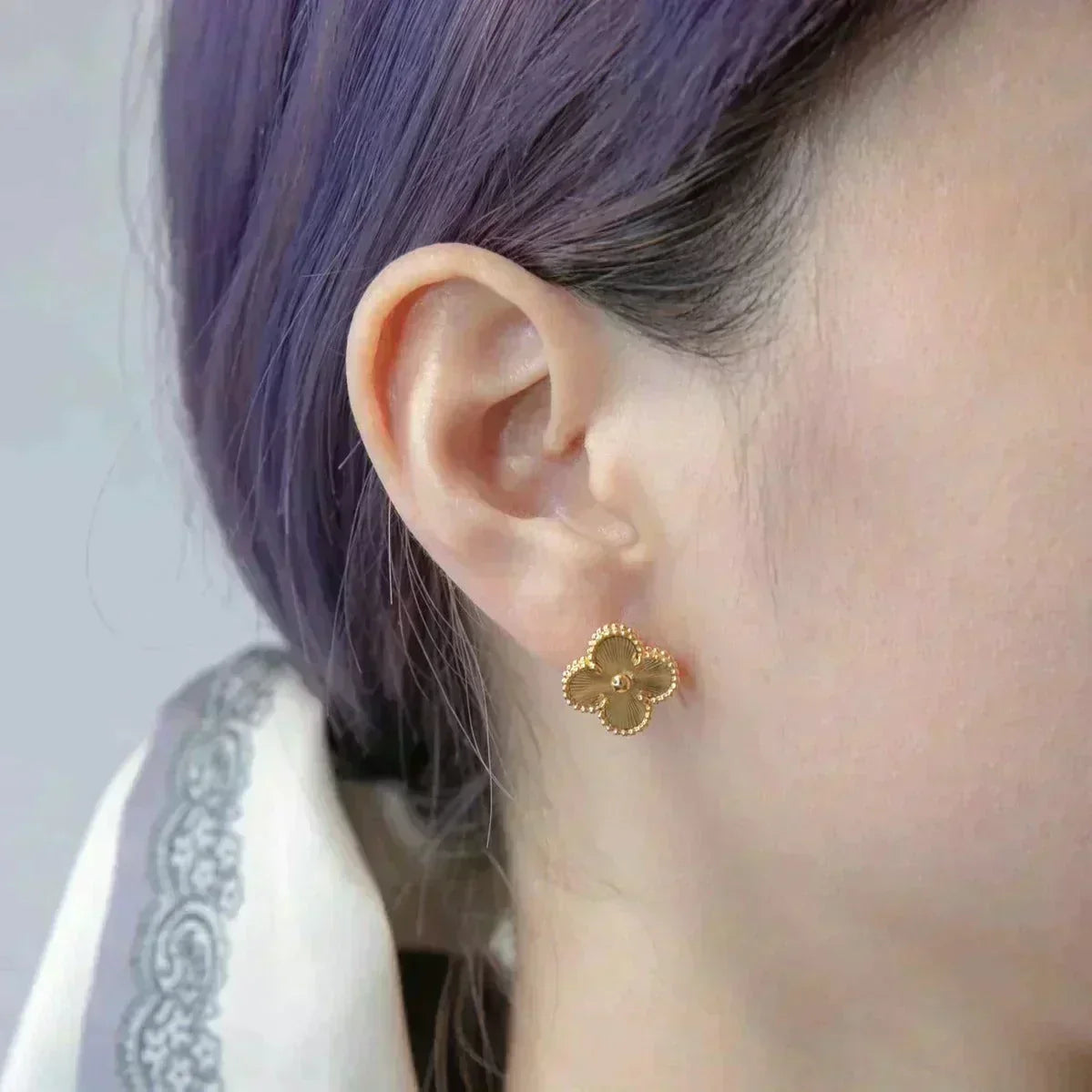 [⭐Miroze]CLOVER MEDIUM 1 MOTIFS LASER EARRINGS