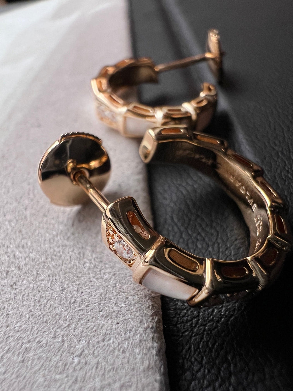 [⭐Veya]SERPENTI MOP PINK GOLD EARRINGS