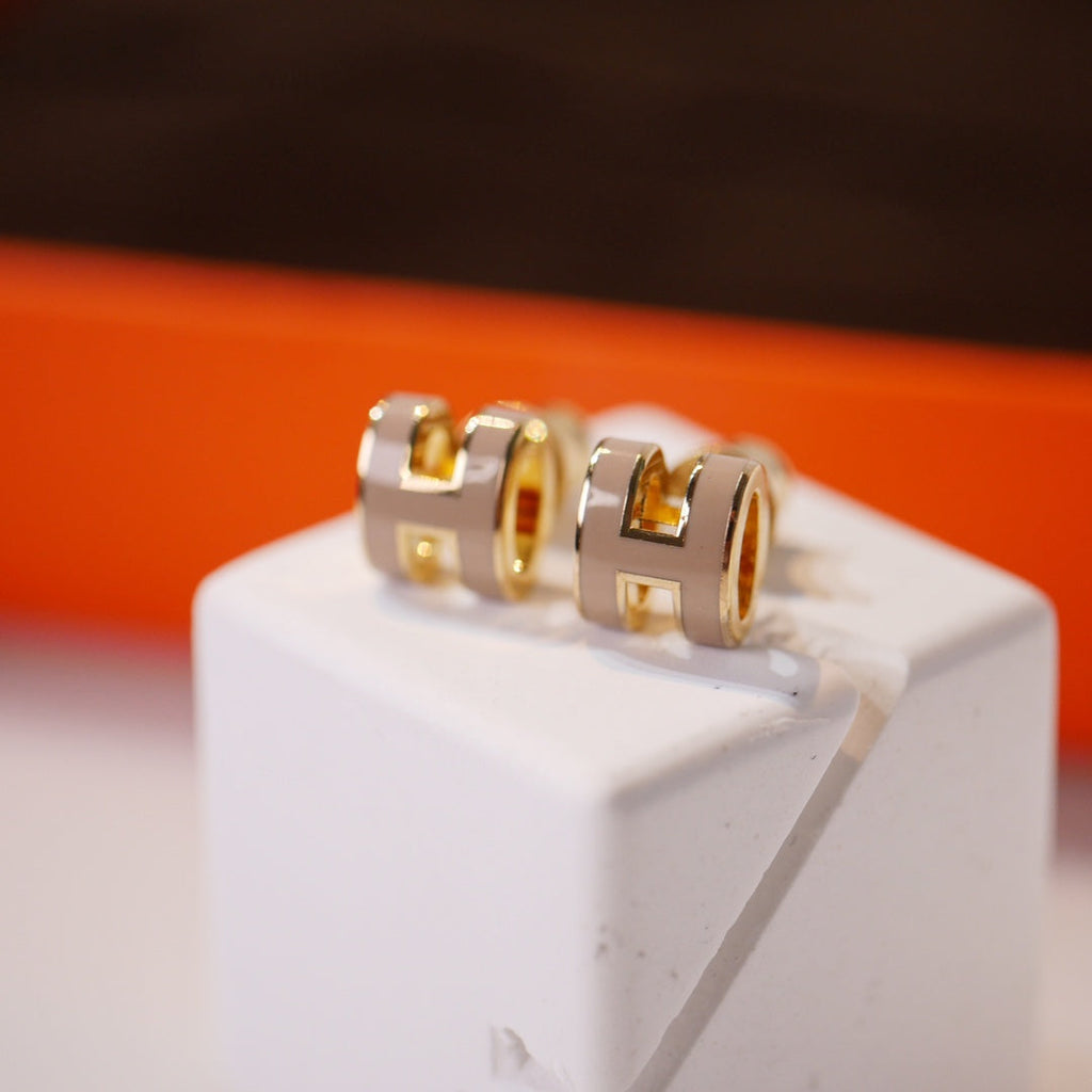 ⭐Miroze MINI POP H GOLD EARRINGS GREY