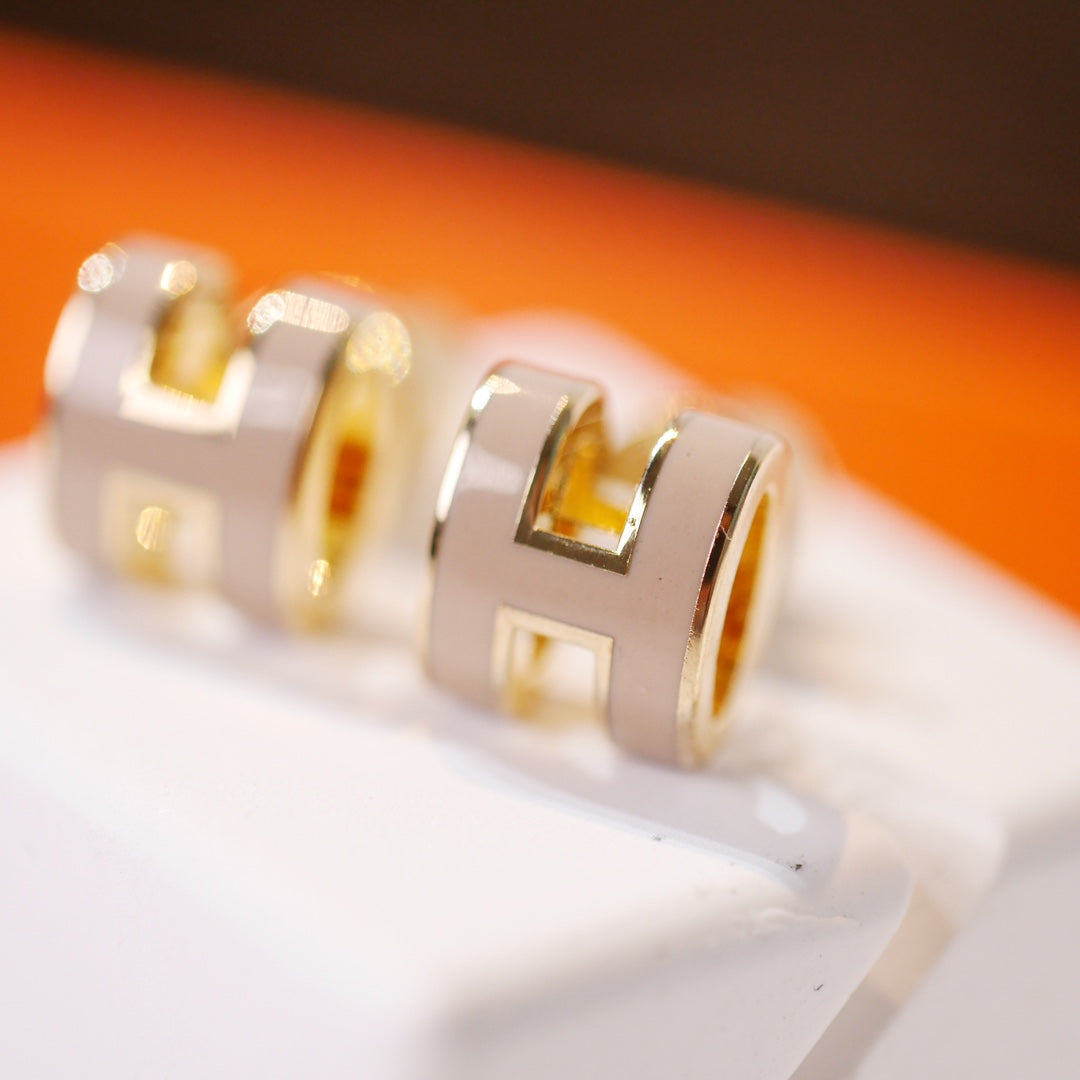 [⭐Miroze]MINI POP H GOLD EARRINGS GREY
