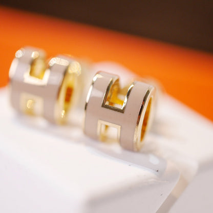 [⭐Miroze]MINI POP H GOLD EARRINGS GREY