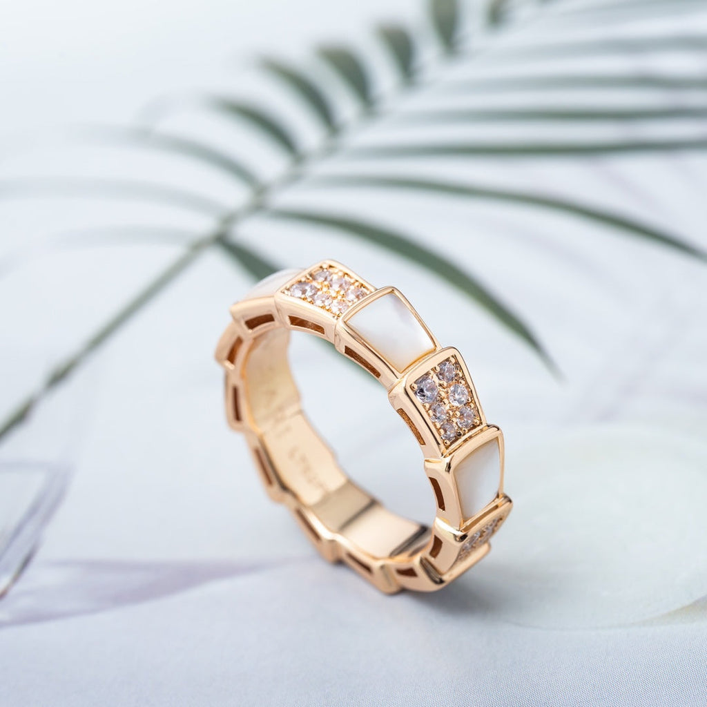 [⭐Veya]SERPENTI RING PINK GOLD MOP DIAMOND PAVED 4MM