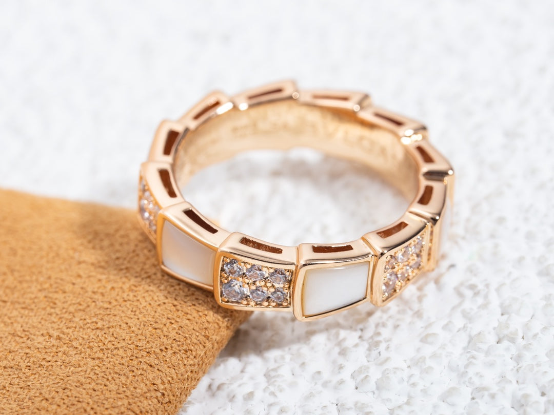 [⭐Veya]SERPENTI RING PINK GOLD MOP DIAMOND PAVED 4MM