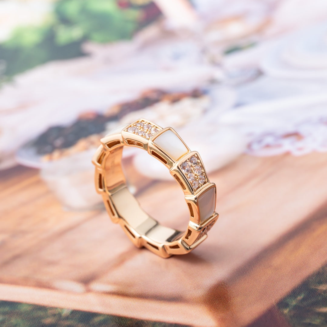 [⭐Veya]SERPENTI RING PINK GOLD MOP DIAMOND PAVED 4MM