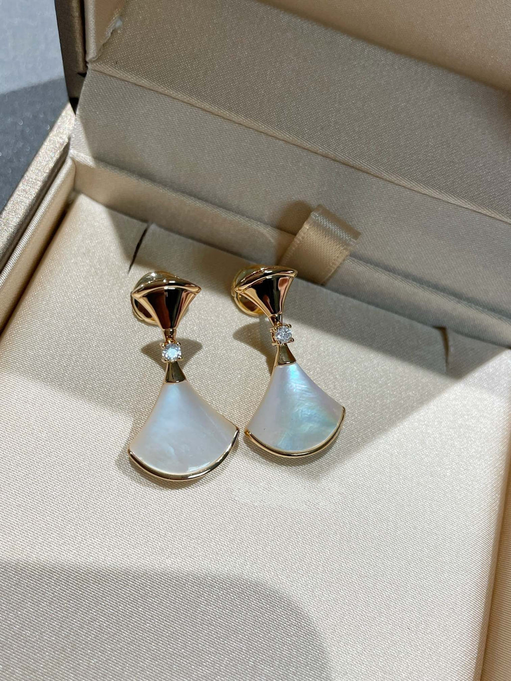 [⭐Veya]DREAM MOP 1 DIAMOND EARRINGS