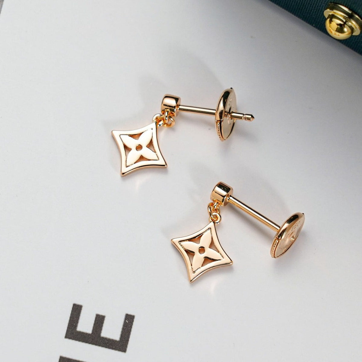 ⭐Miroze STAR EARRINGS GOLD