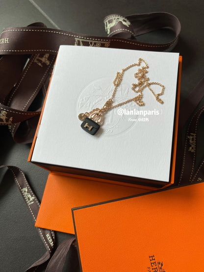 [⭐Miroze]CONSTANCE BLACK PEDANT PINK GOLD NECKLACE