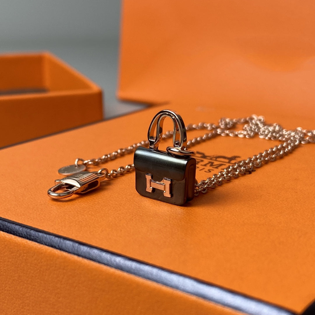 [⭐Miroze]CONSTANCE BLACK PEDANT PINK GOLD NECKLACE