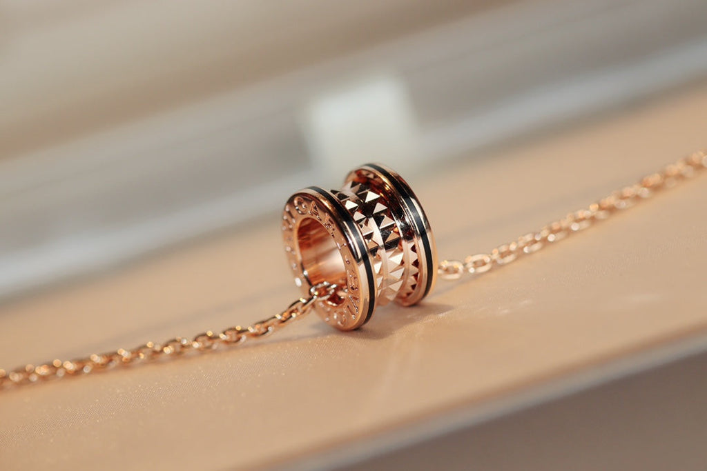 [⭐Veya]ZERO 1 ROCK PEDANT PINK GOLD BLACK NECKLACE