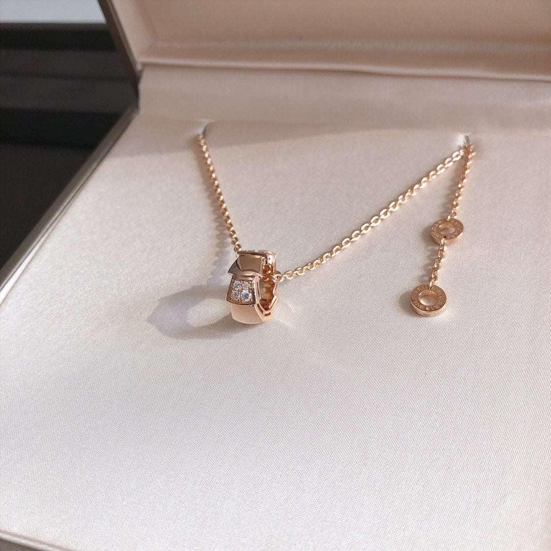 [⭐Veya]SERPENTI PEDANT DIAMOND PINK GOLD NECKLACE