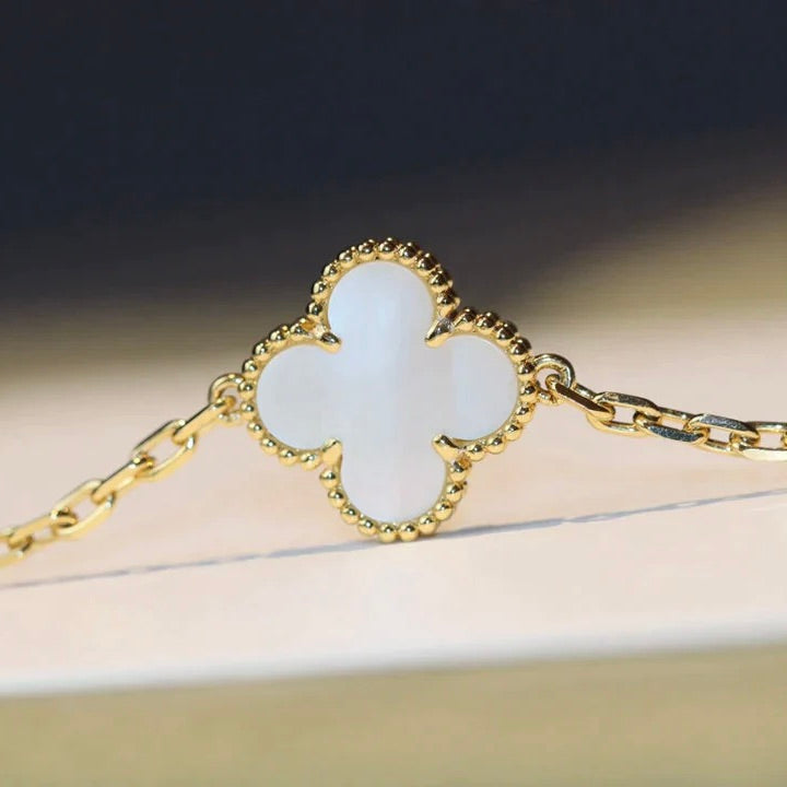 [⭐Miroze]CLOVER 20 MOTIFS WHITE MOP NECKLACE