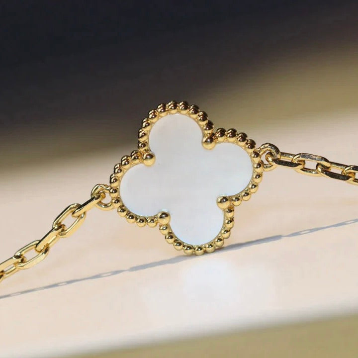 ⭐Miroze CLOVER 20 MOTIFS WHITE MOP NECKLACE