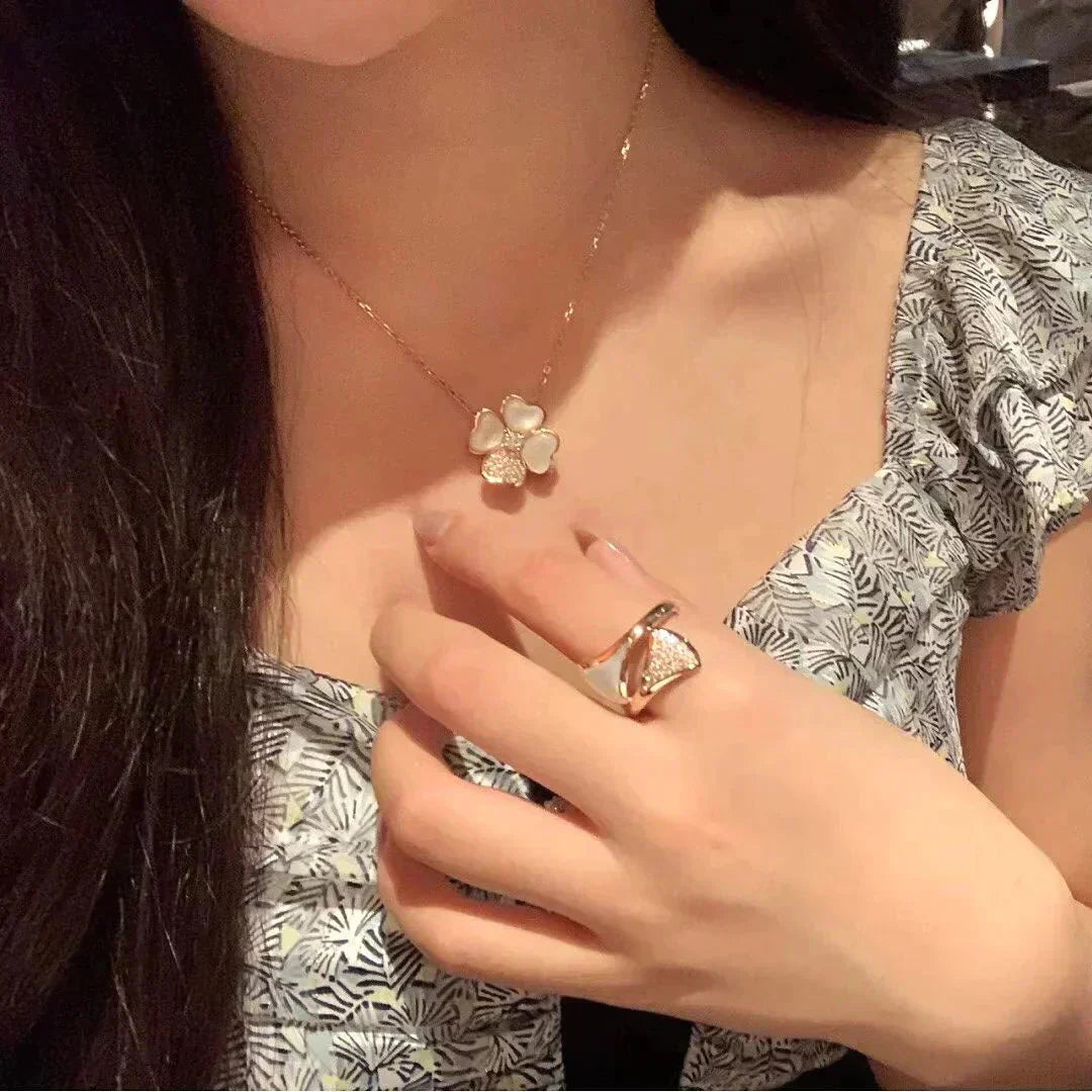 [⭐Miroze]CLOVER MOP DIAMOND ROSE GOLD NECKLACE