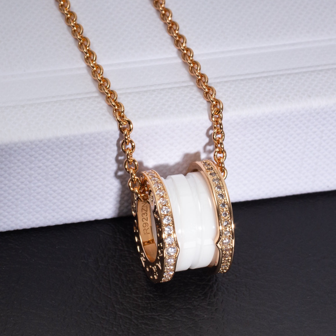 [⭐Miroze]ZERO 1 WHITE CERAMIC PINK GOLD DIAMOND NECKLACE