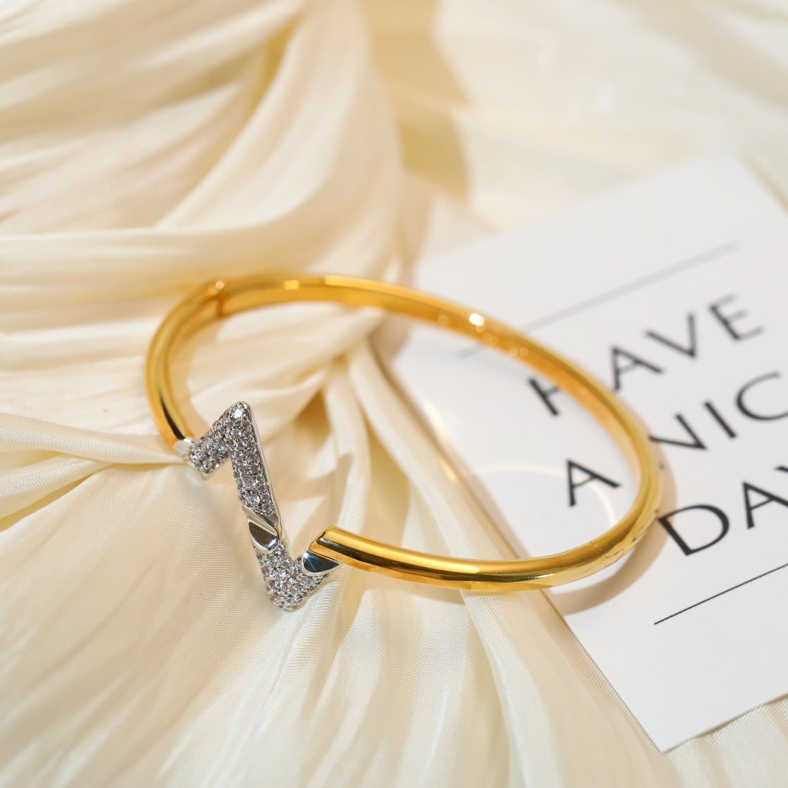 [⭐Miroze]VOLTE UPSITE DOWN GOLD DIAMOND BRACELET