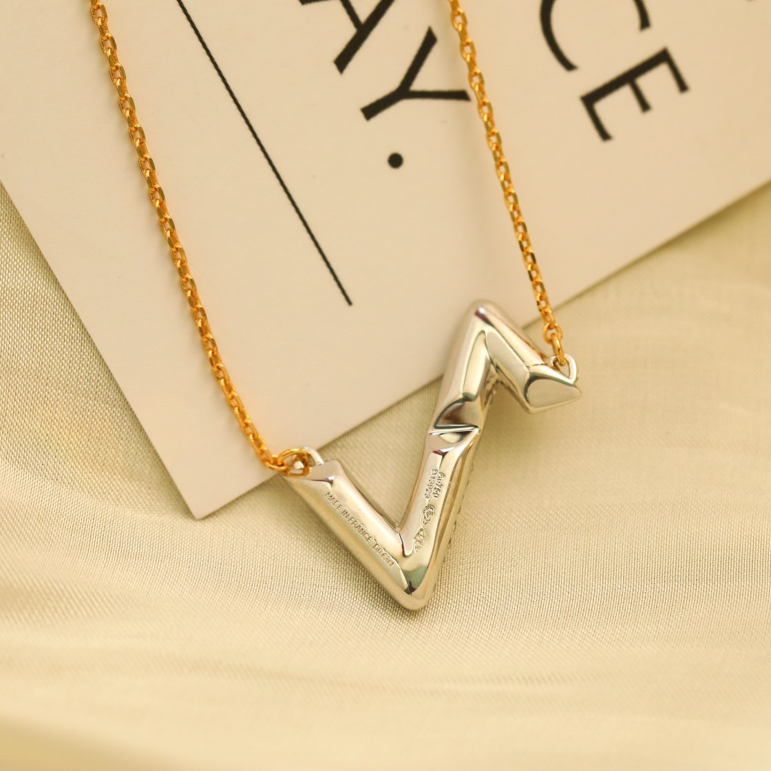 ⭐Miroze VOLT SILVER DIAMOND PEDANT NECKLACE