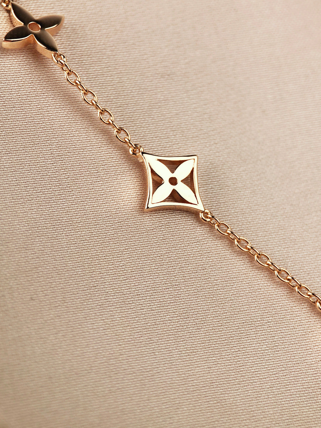 ⭐Miroze STAR AND SUN 7 MOTIFS GOLD BRACELET
