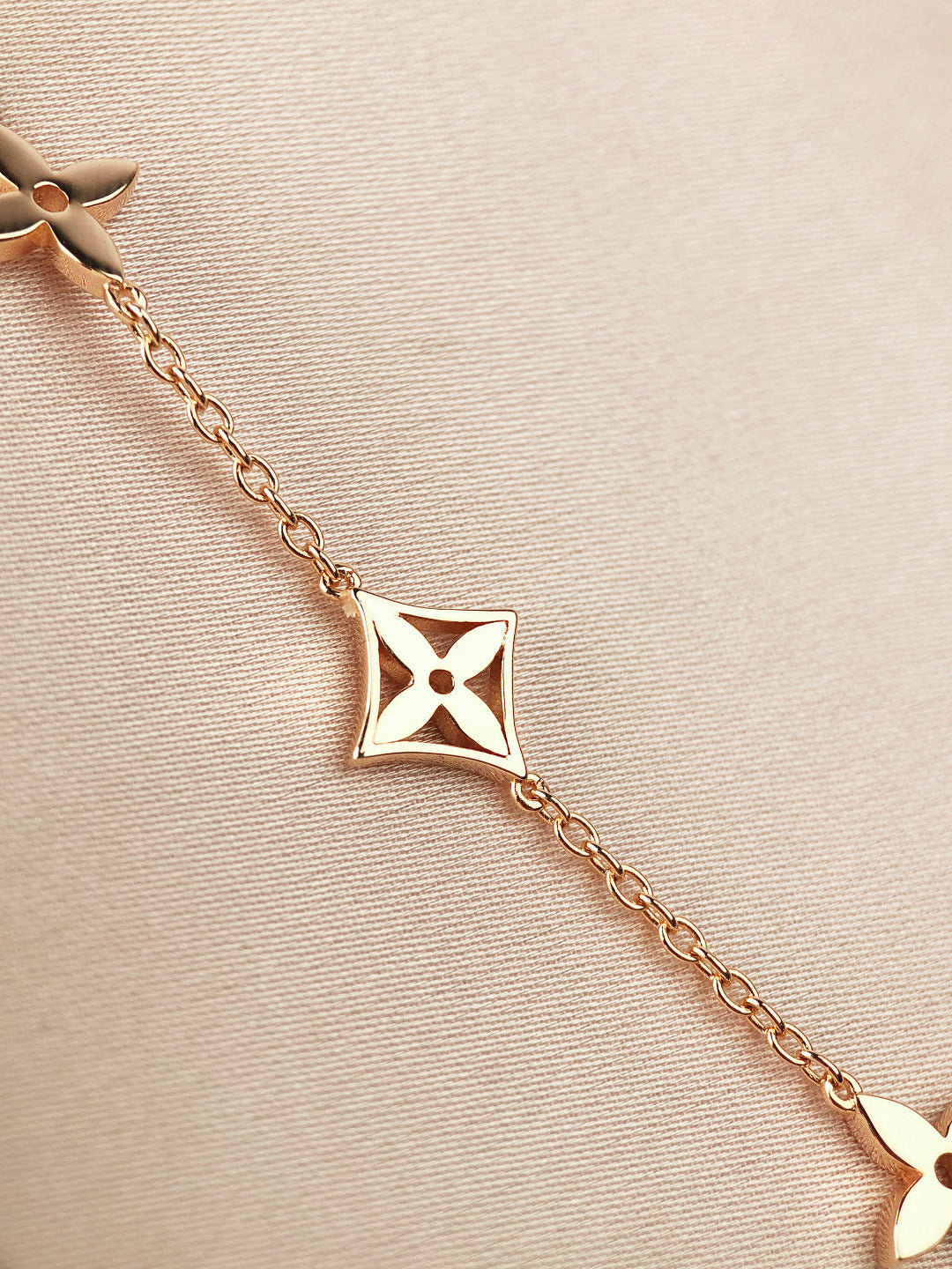 [⭐Miroze]STAR AND SUN 7 MOTIFS GOLD BRACELET