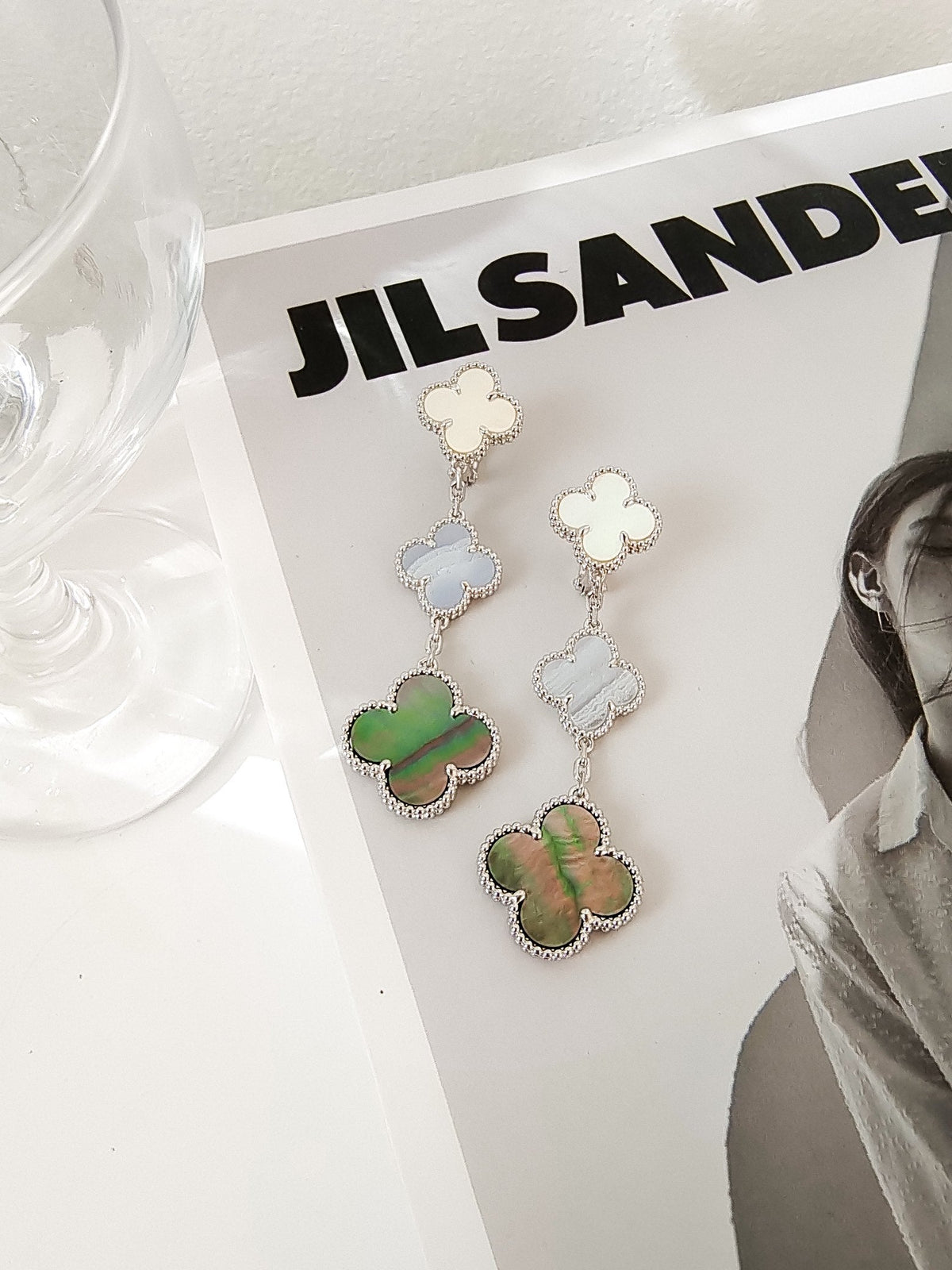 [⭐Miroze]CLOVER 3 MOTIFS CHALCEDONY DARK MOP SILVER EARRINGS