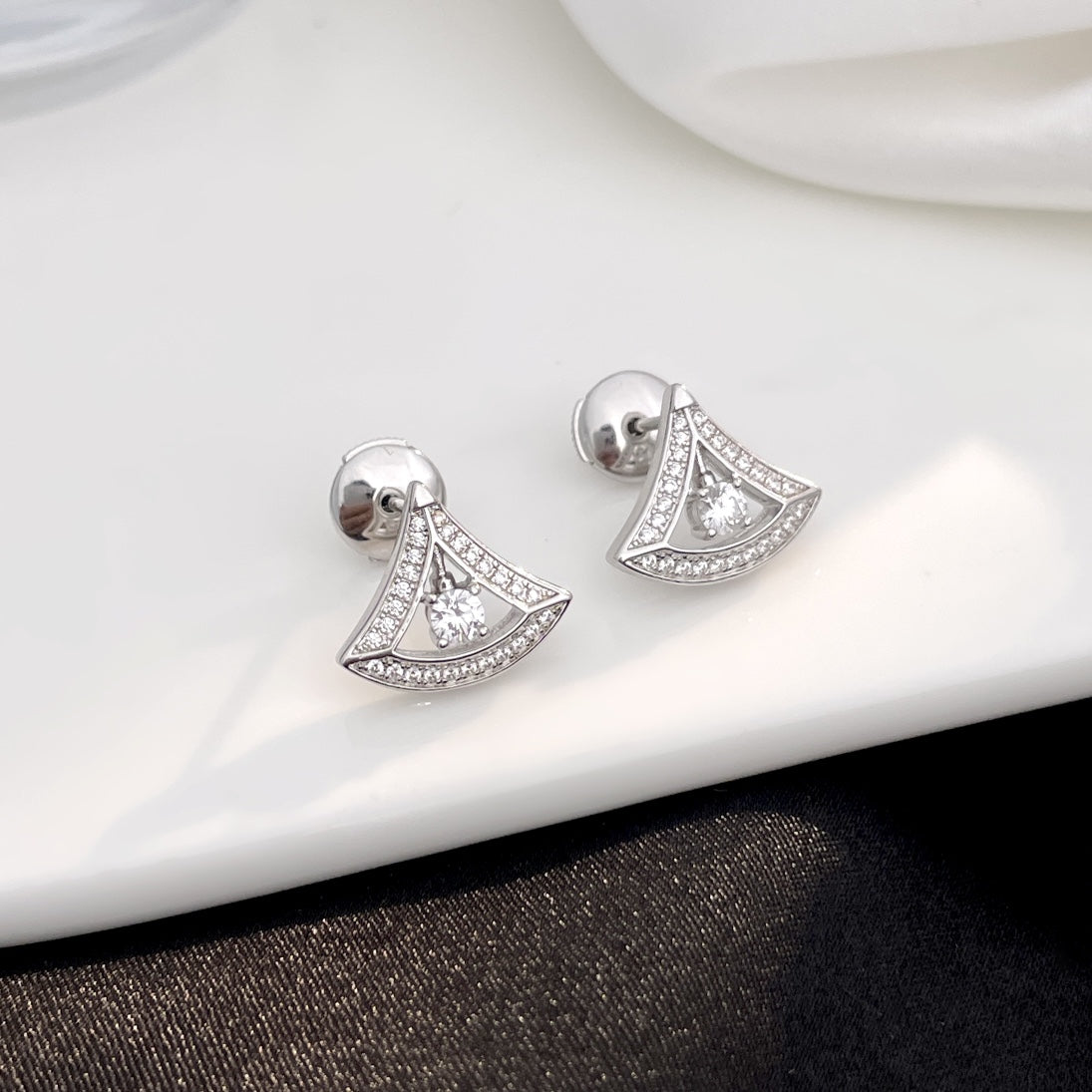 [⭐Veya]DREAM MINI DIAMOND STUD EARRINGS