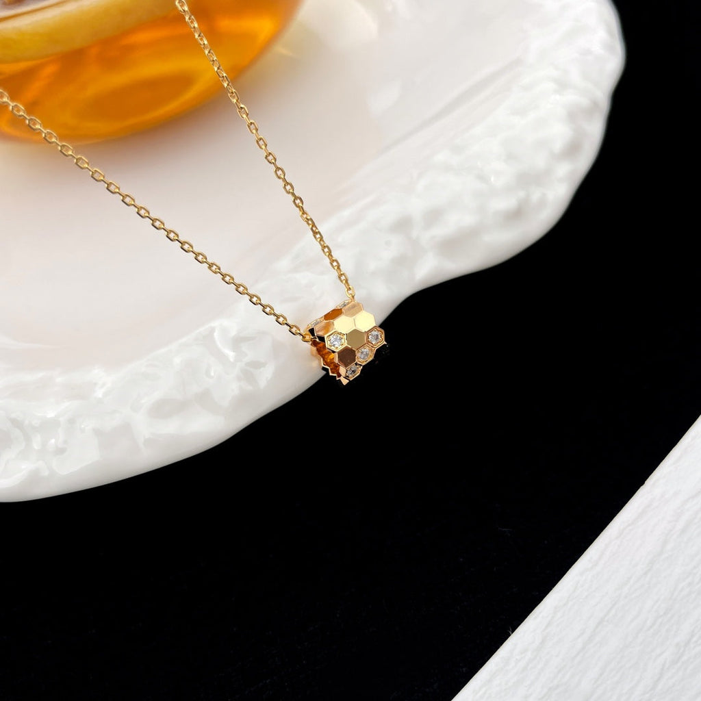⭐Miroze BEE MINI PEDANT DIAMOND NECKLACE