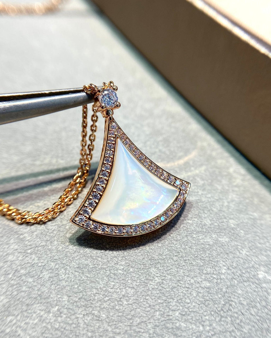 [⭐Veya]DREAM MOP DIAMOND PAVED PINK GOLD NECKLACE