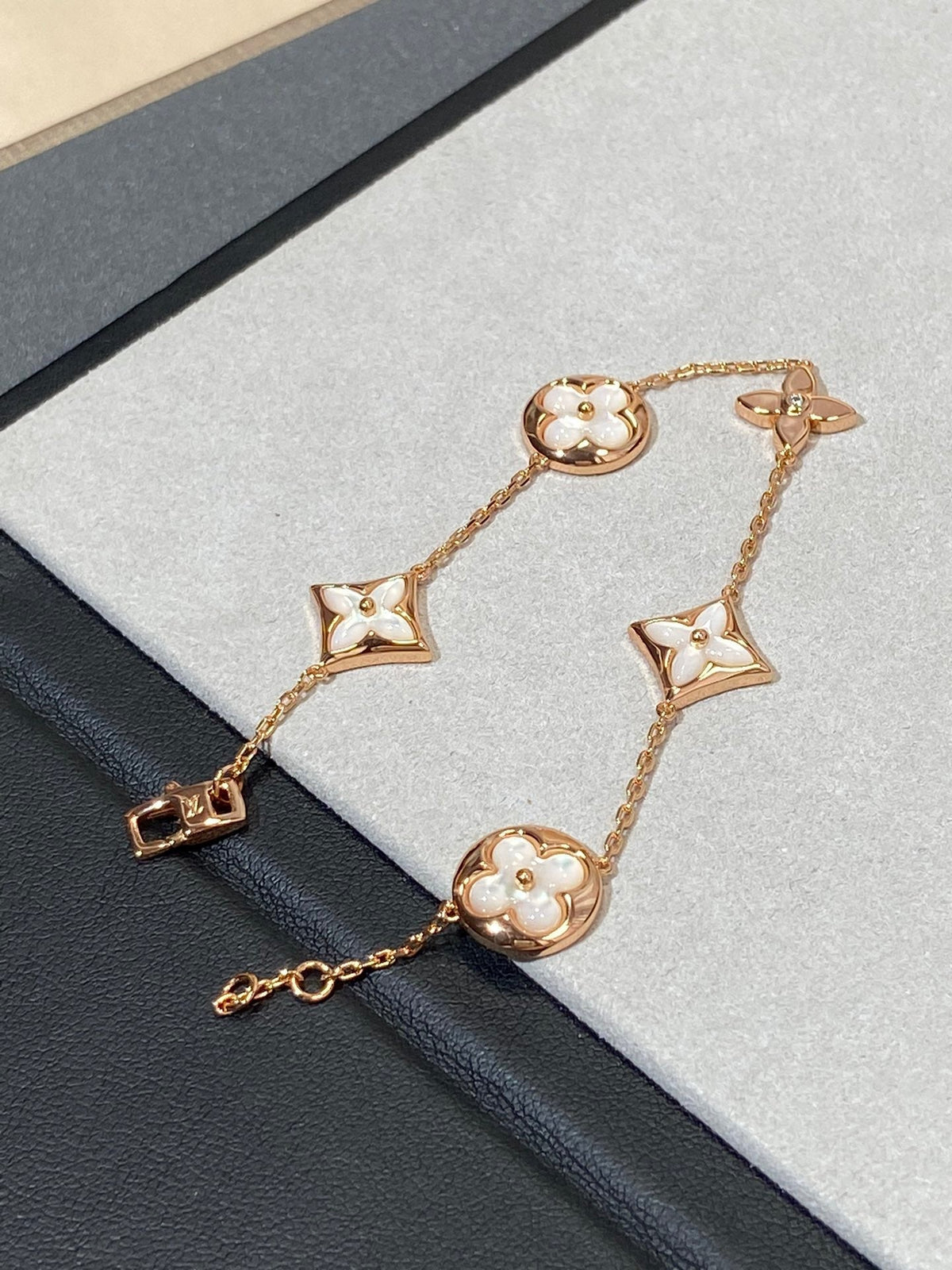 [⭐Miroze]STAR AND SUN 5 MOTIF MOP PINK GOLD BRACELET