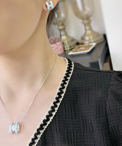 [⭐Miroze]POP H スカイブルー スタッドピアス
