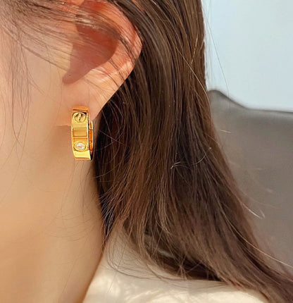 [⭐Miroze]LOVE 5.5MM 1 DIAMOND EARRINGS