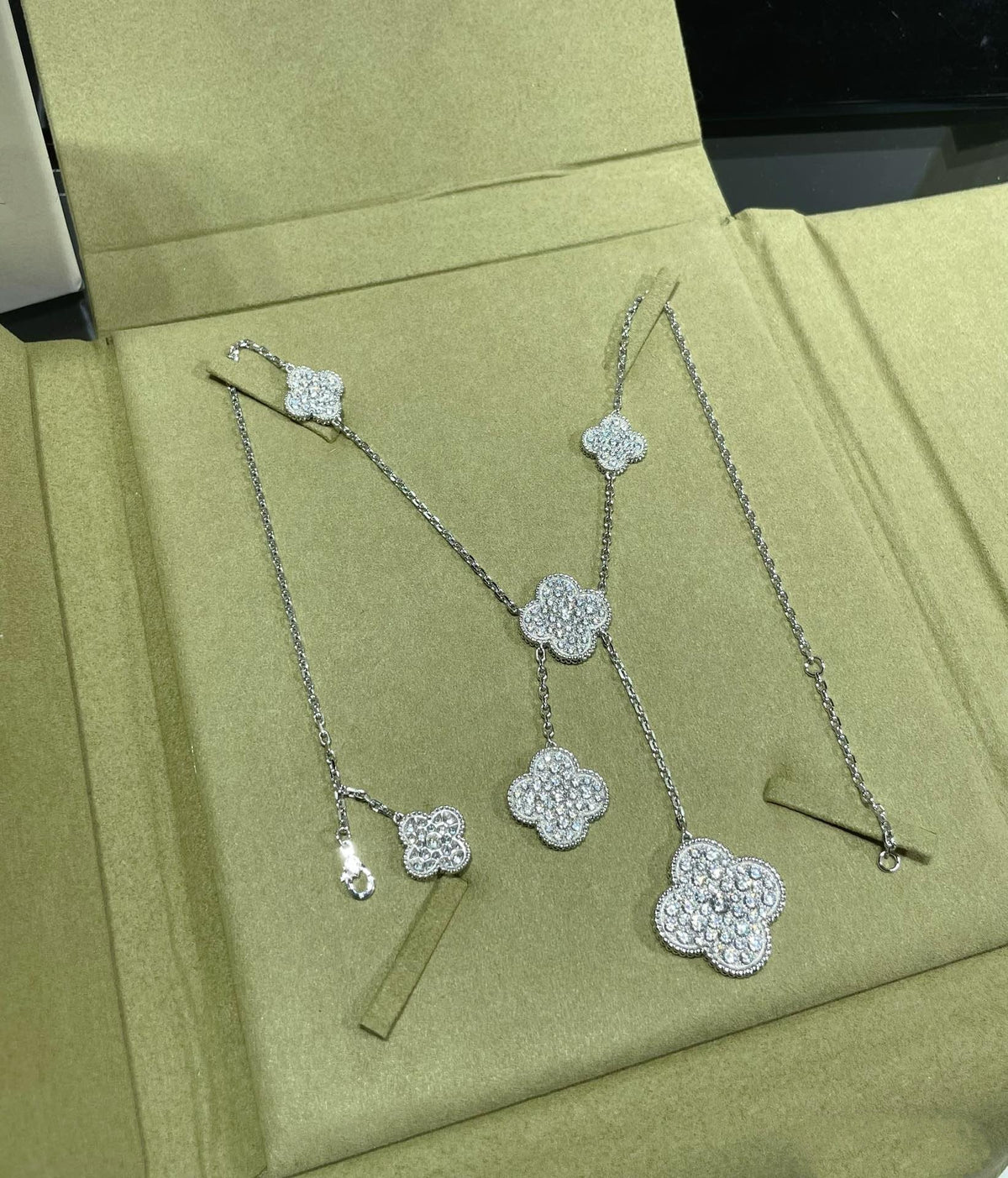 [⭐Miroze]CLOVER 6 MOTIF DIAMOND PAVED NECKLACE