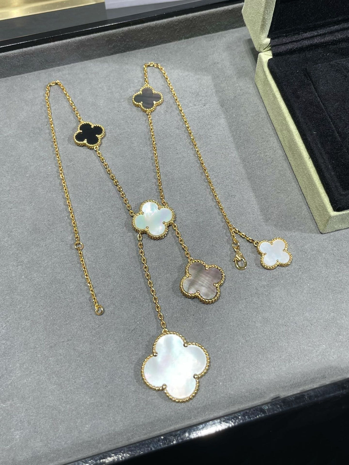 ⭐Miroze CLOVER 6 MOTIF MOP ONYX GOLD NECKLACE