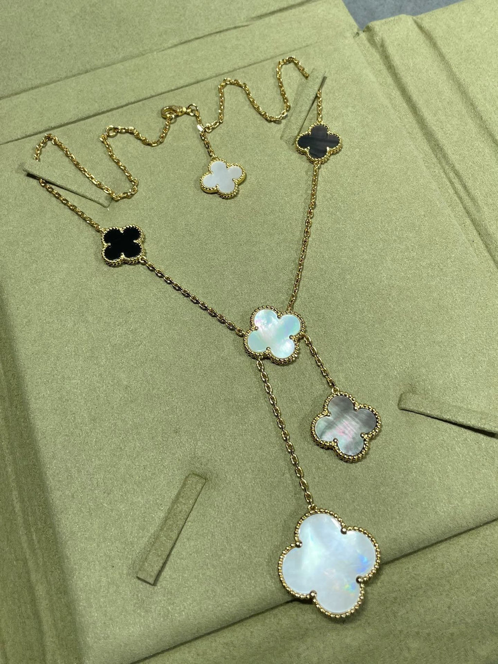 ⭐Miroze CLOVER 6 MOTIF MOP ONYX GOLD NECKLACE