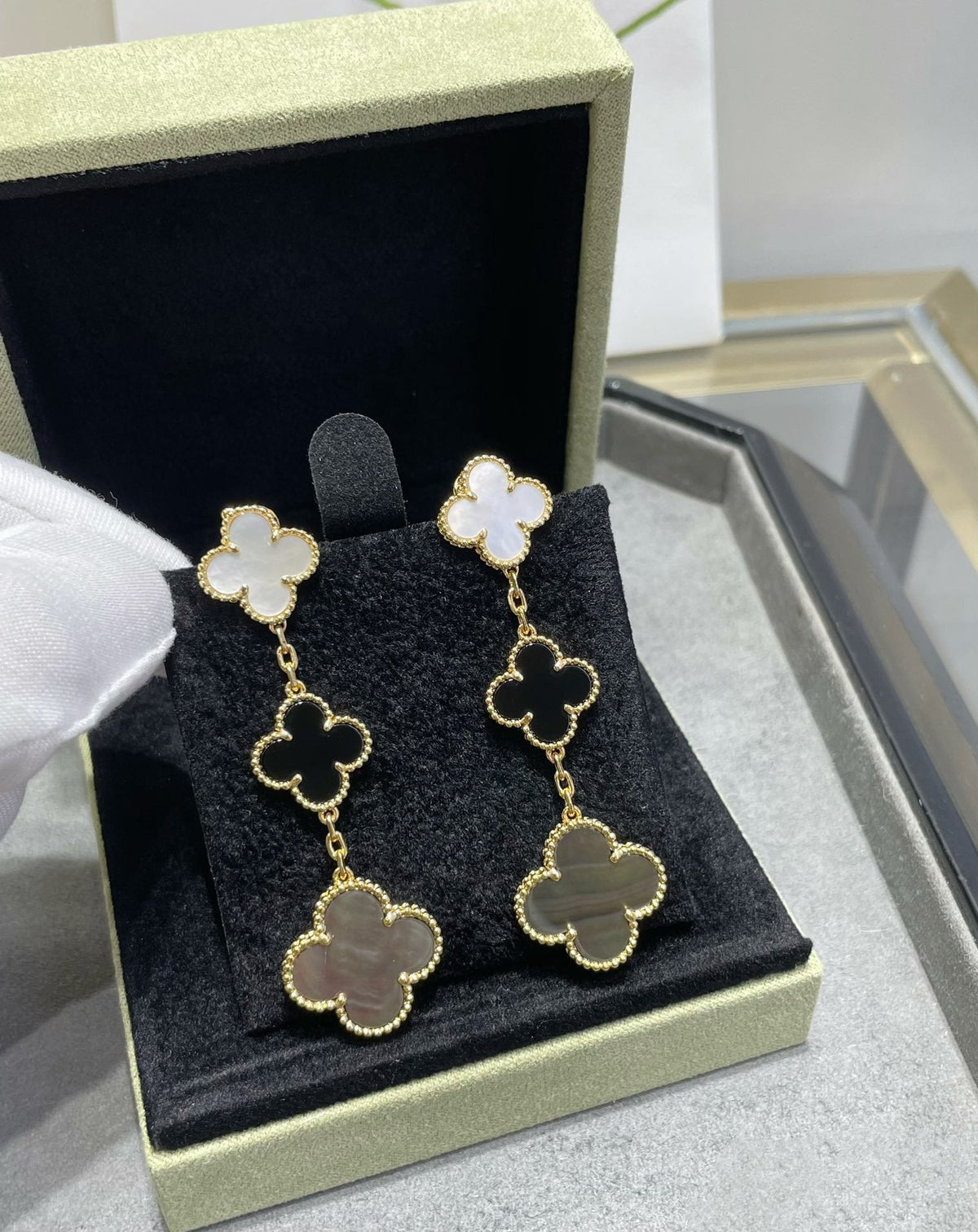 [⭐Miroze]CLOVER 3 MOTIF MOP ONYX DARK MOP PINK GOLD EARRINGS