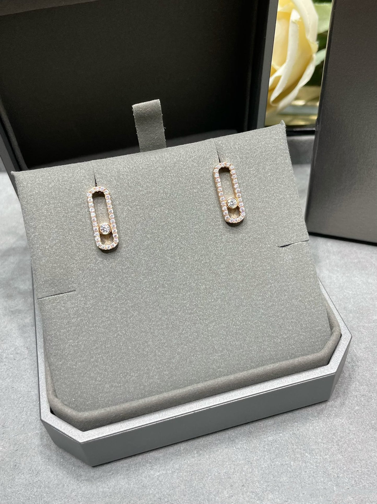 [⭐Miroze]MOVE UNO STUD DIAMOND PAVED EARRINGS