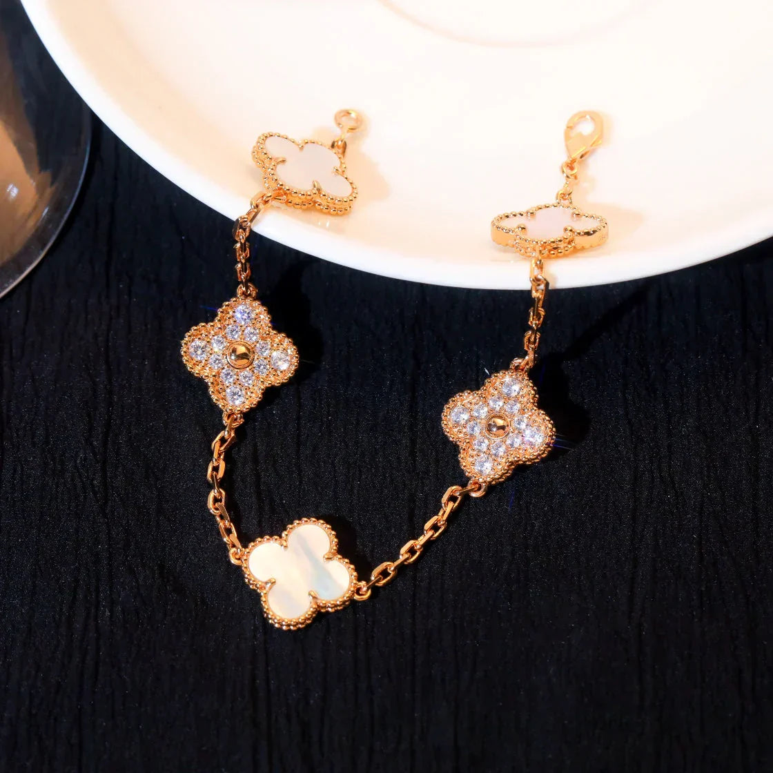 [⭐Miroze ]New CLOVER WHITE PEARL MOP 5 MOTIF BRACELET COLLECTION