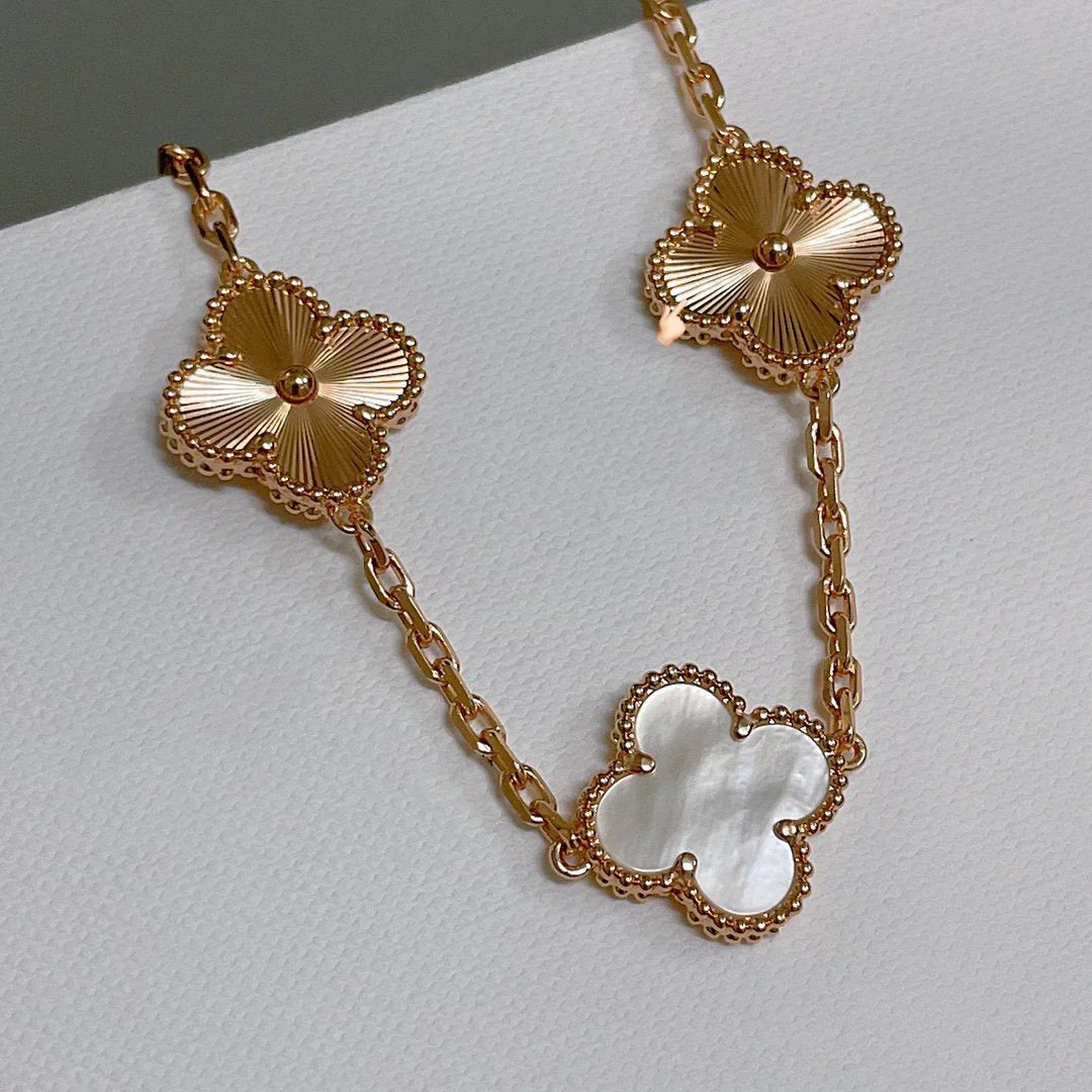 [⭐Miroze]CLOVER WHITE PEARL MOP 5 MOTIF BRACELET COLLECTION
