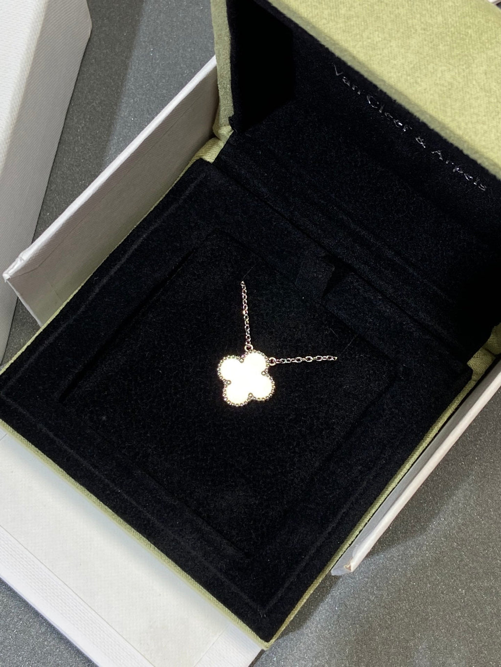 ⭐Miroze CLOVER MEDIUM SILVER WHITE MOP NECKLACE