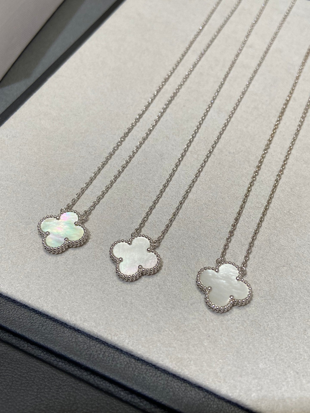 ⭐Miroze CLOVER MEDIUM SILVER WHITE MOP NECKLACE