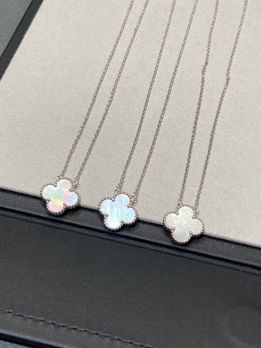 ⭐Miroze CLOVER MEDIUM SILVER WHITE MOP NECKLACE