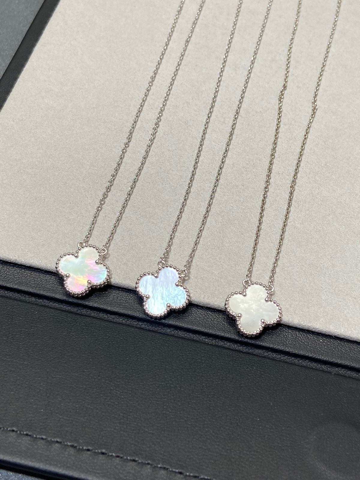 ⭐Miroze CLOVER MEDIUM SILVER WHITE MOP NECKLACE