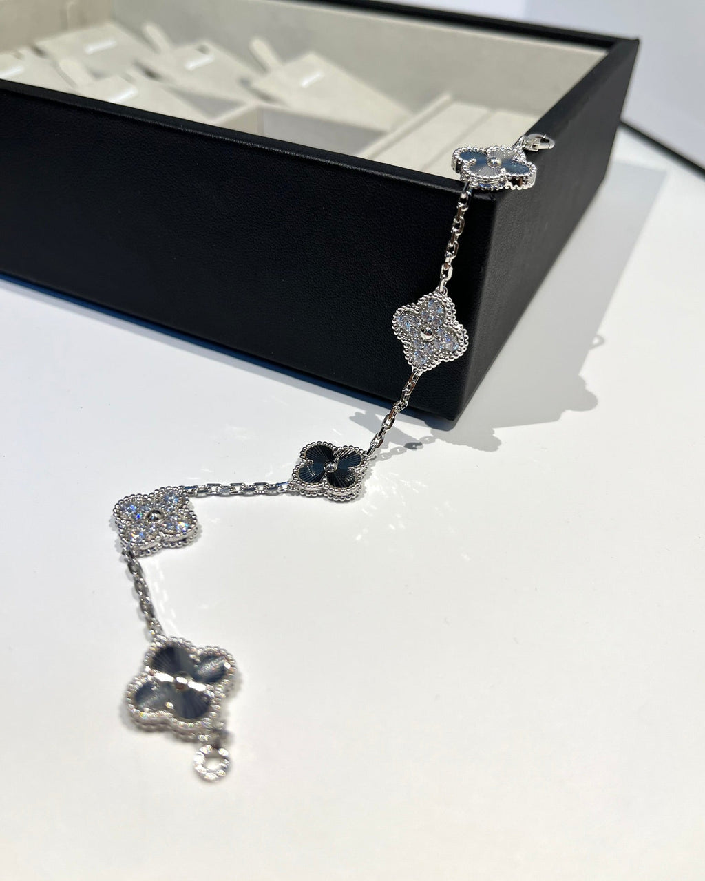 [⭐Miroze ]New  CLOVER 5 MOTIF LASER BRACELET COLLECTION