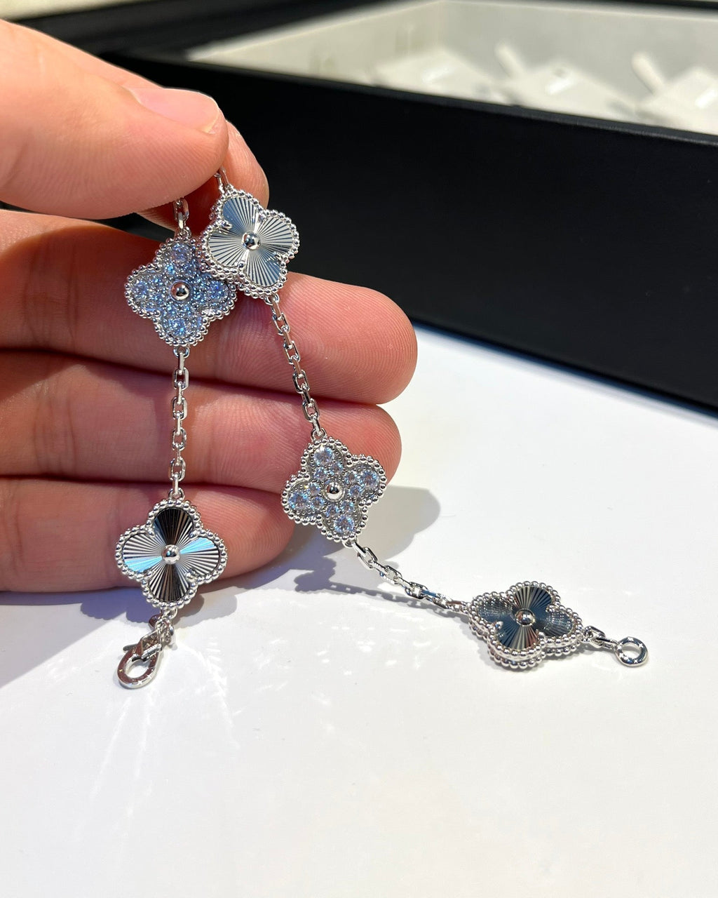 [⭐Miroze ]New  CLOVER 5 MOTIF LASER BRACELET COLLECTION