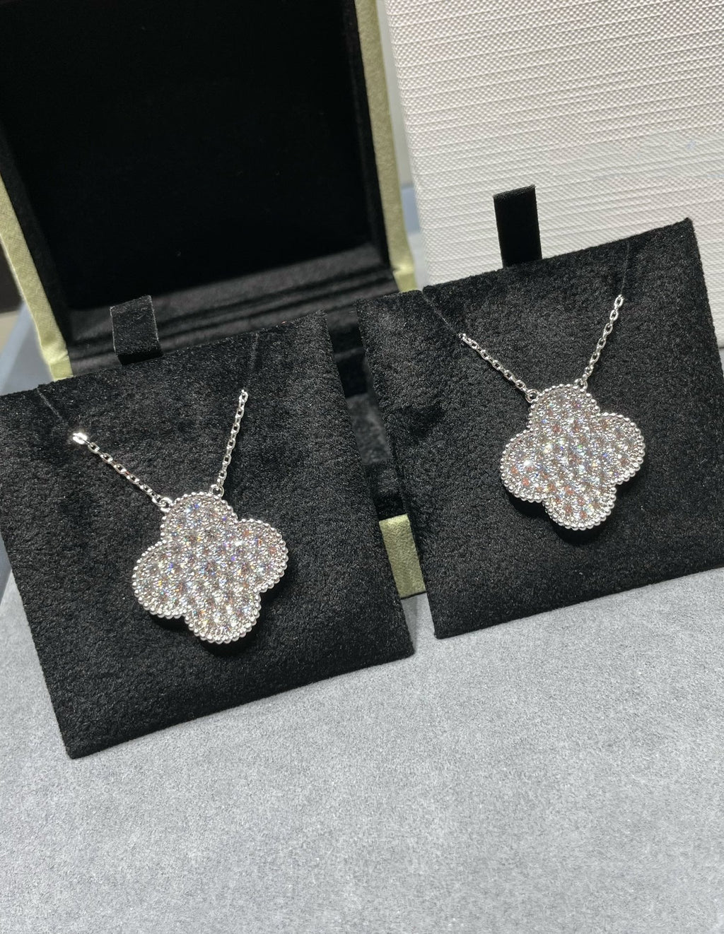 ⭐Miroze CLOVER 25MM LARGE PENDANT DIAMOND PAVED SILVER NECKLACE