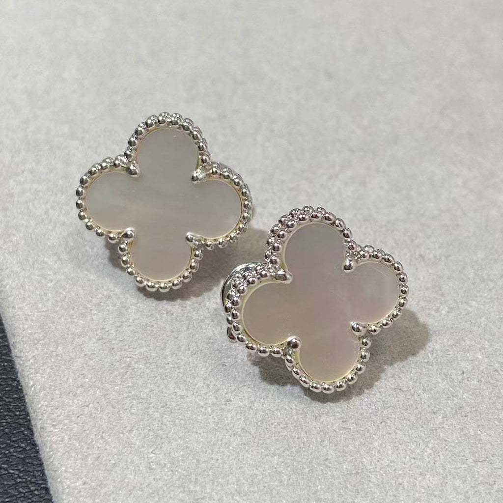 [⭐Miroze ] CLOVER LARGE (20mm) 1 MOTIFS WHITE MOP STUD EARRINGS
