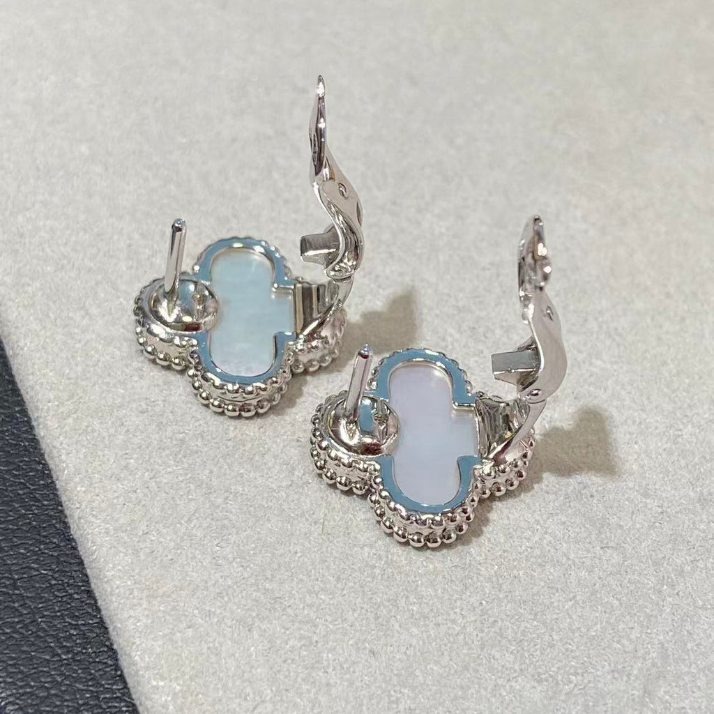 [⭐Miroze ] CLOVER LARGE (20mm) 1 MOTIFS WHITE MOP STUD EARRINGS