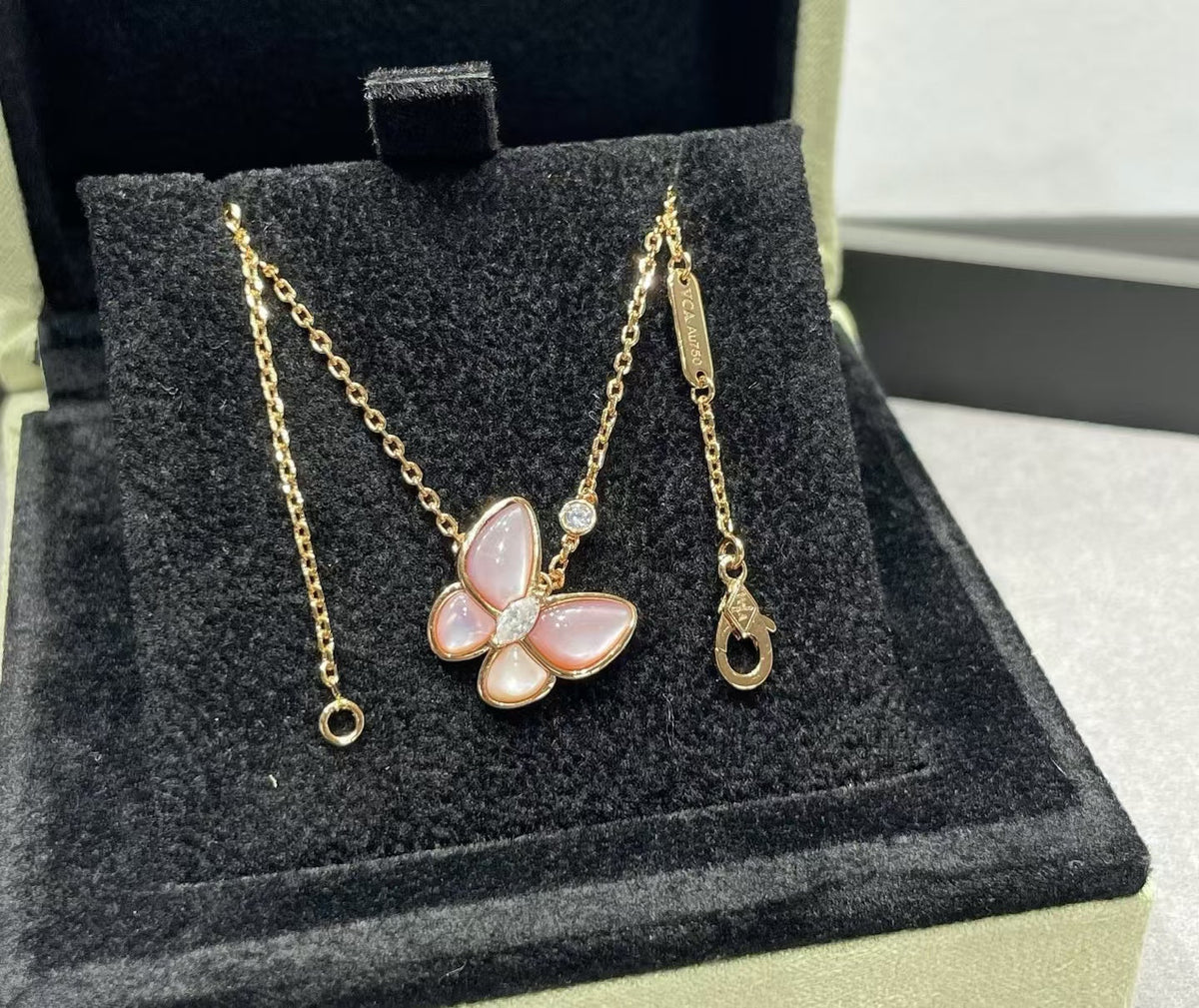 [⭐Miroze ] BUTTERFLY PINK MOTHER-OF-PEARL DIAMOND NECKLACE