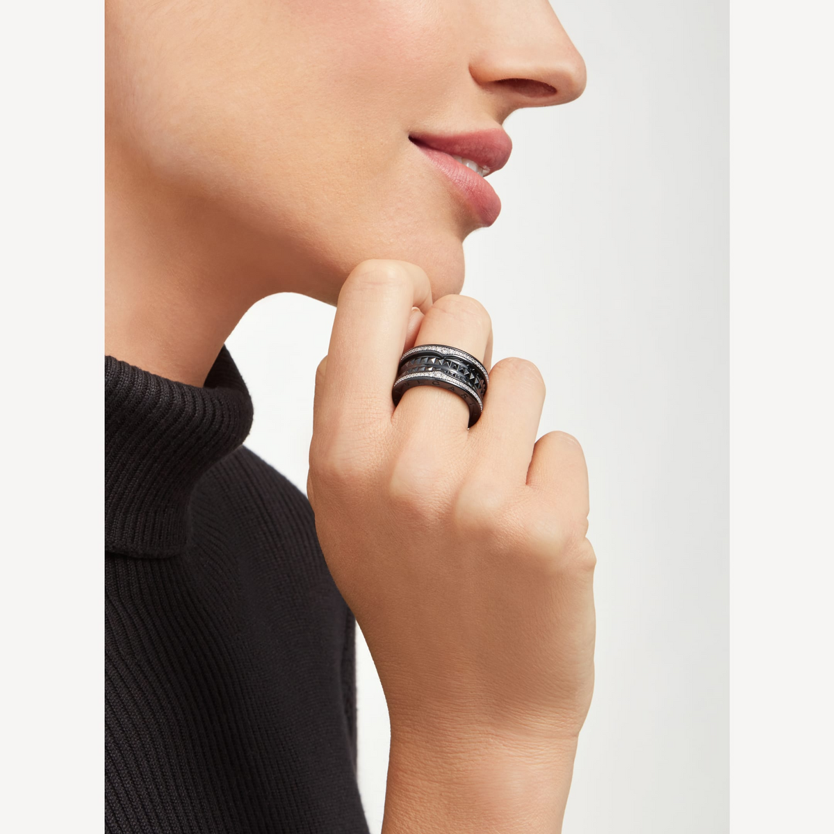 [⭐Veya]ZERO 1 ROCK FOUR-BAND BLACK CERAMIC WITH STUDDED SPIRAL AND PAVED DIAMONDS RING